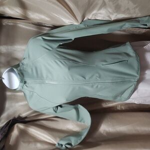 Yogalicious Lux. Pastel Sage Green Jacket; Butter Soft; Full Zip. EUC Size XS